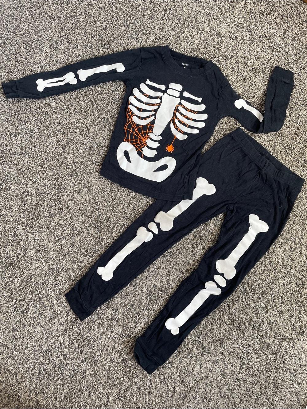 Carters halloween skeleton outfit size 6 boys or girls